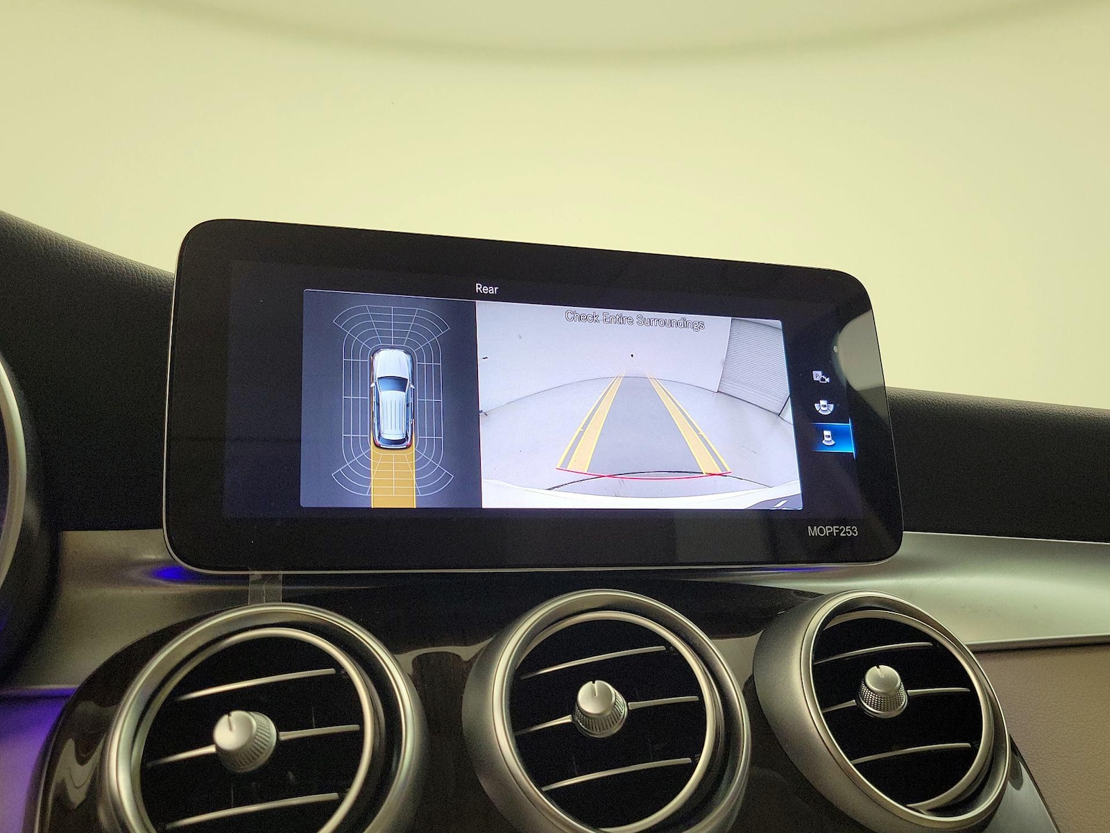 2021 Mercedes-Benz GLC GLC300 - Photo 15