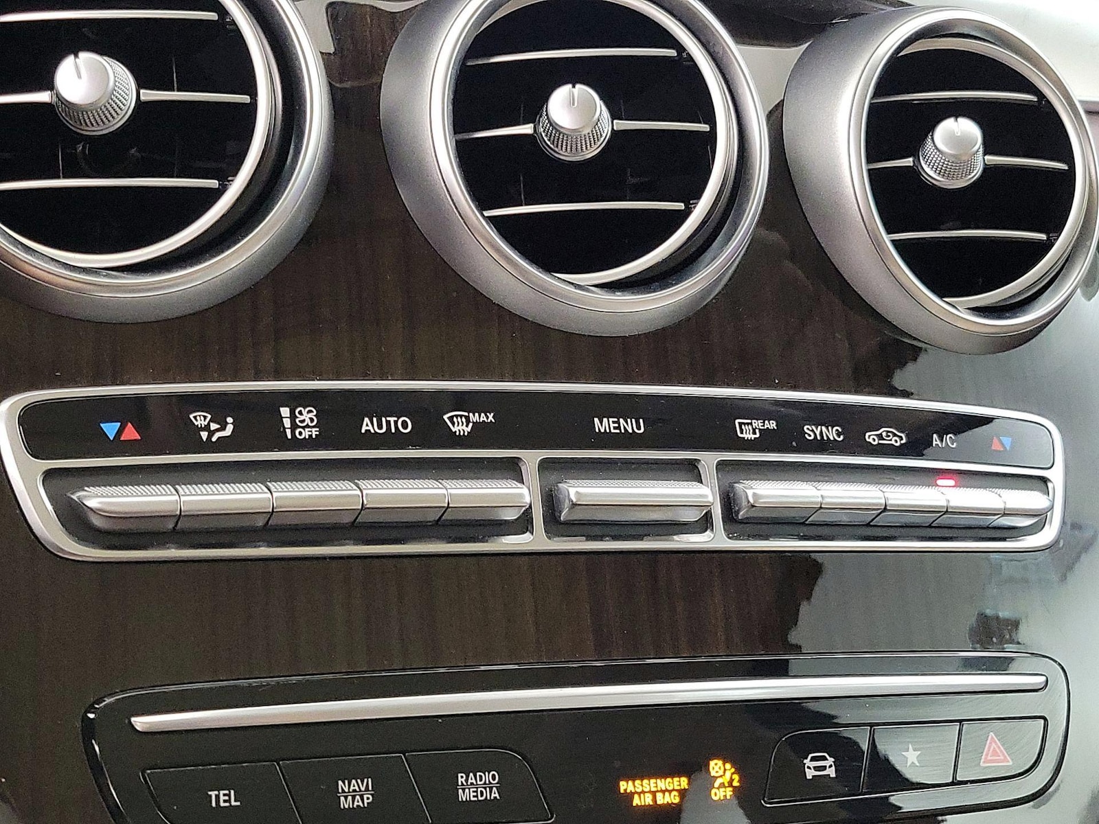 2021 Mercedes-Benz GLC GLC300 - Photo 17