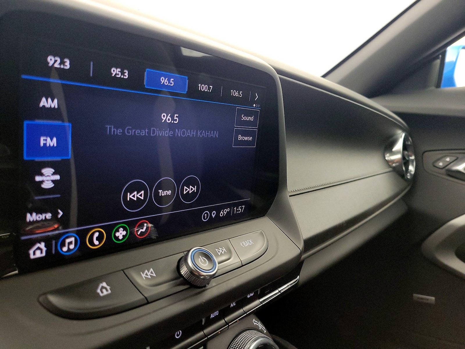 2022 Chevrolet Camaro LT1 - Photo 15