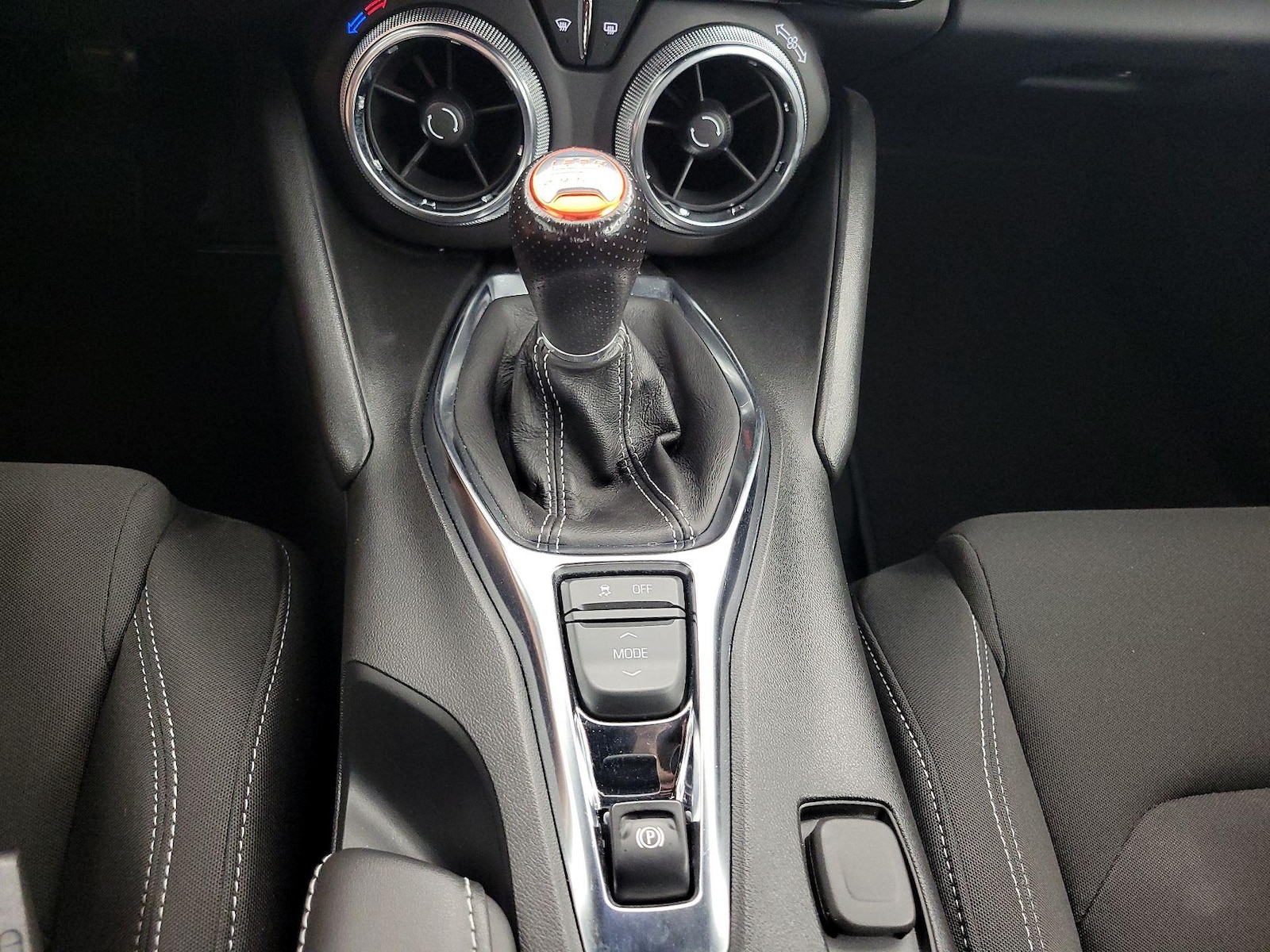 2022 Chevrolet Camaro LT1 - Photo 17