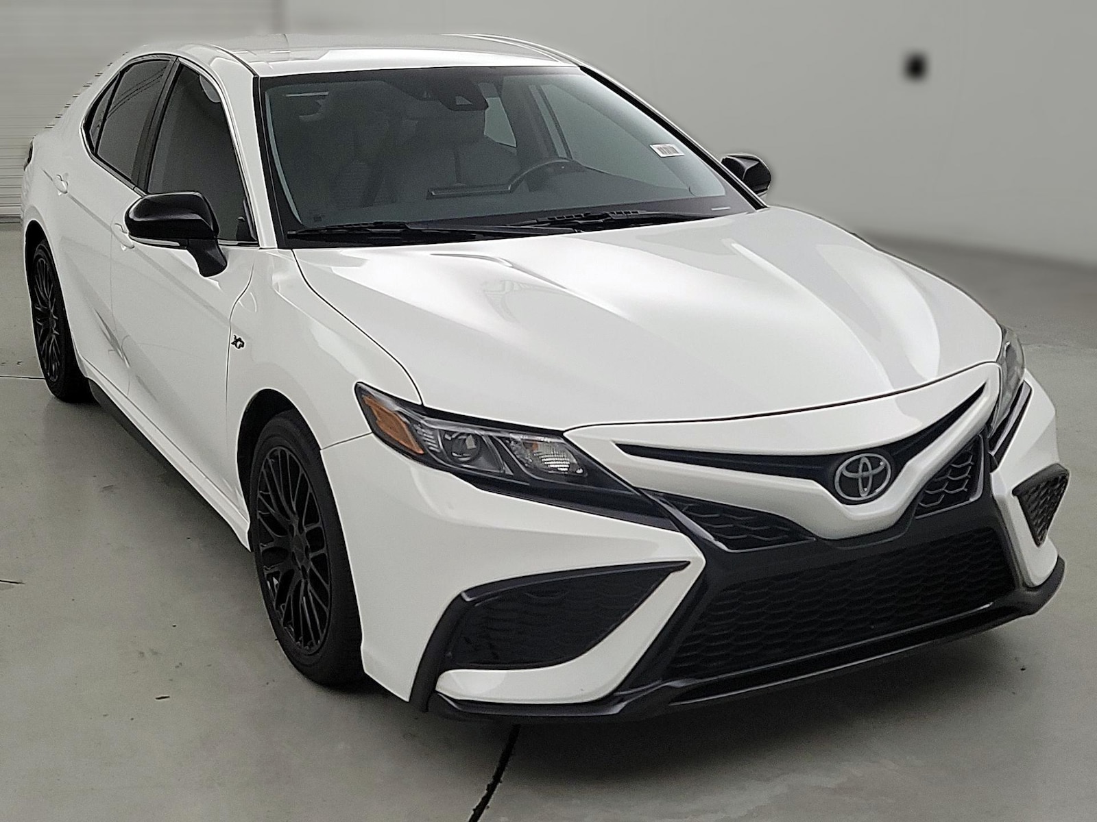 2023 Toyota Camry SE - Photo 1