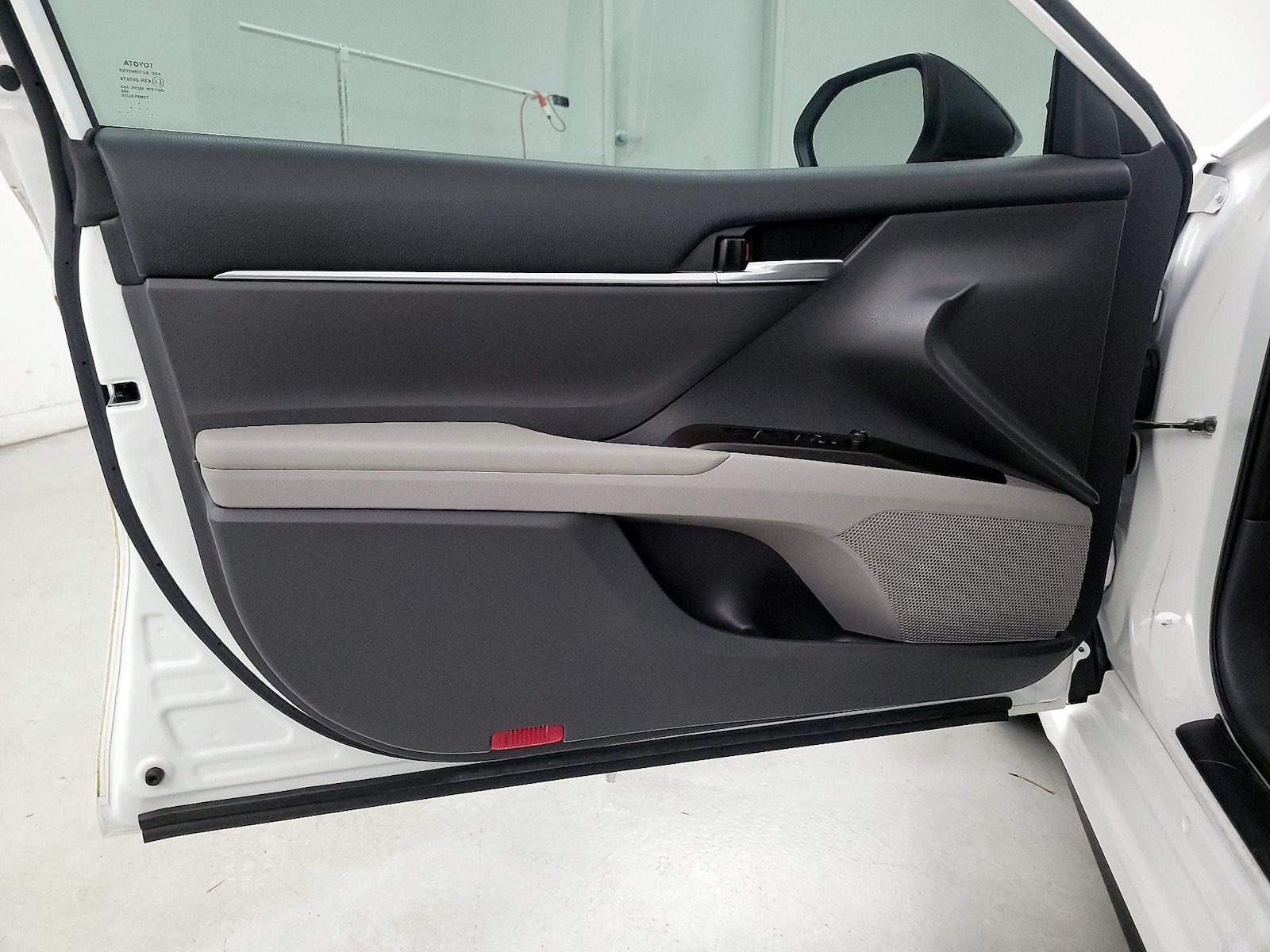 2023 Toyota Camry SE - Photo 12