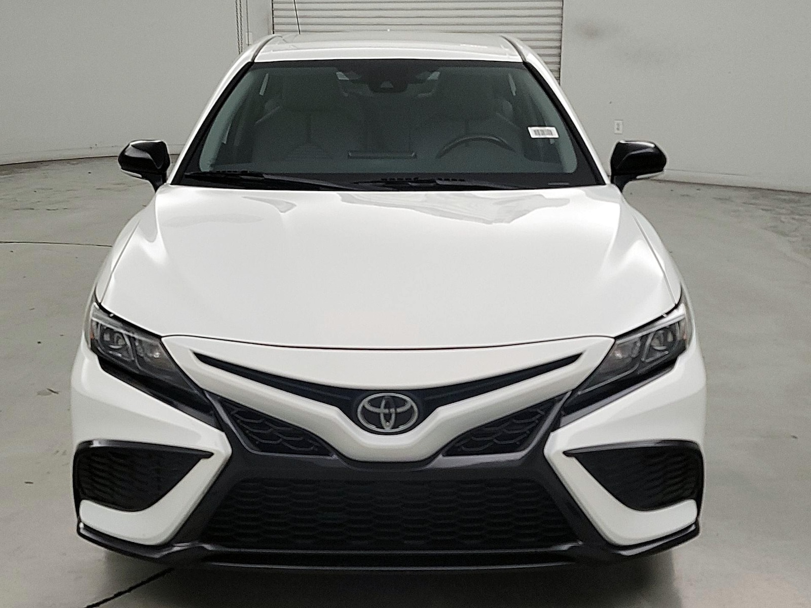 2023 Toyota Camry SE - Photo 3