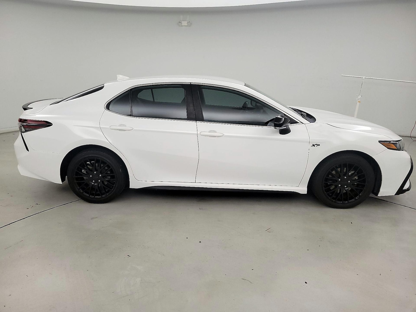 2023 Toyota Camry SE - Photo 5