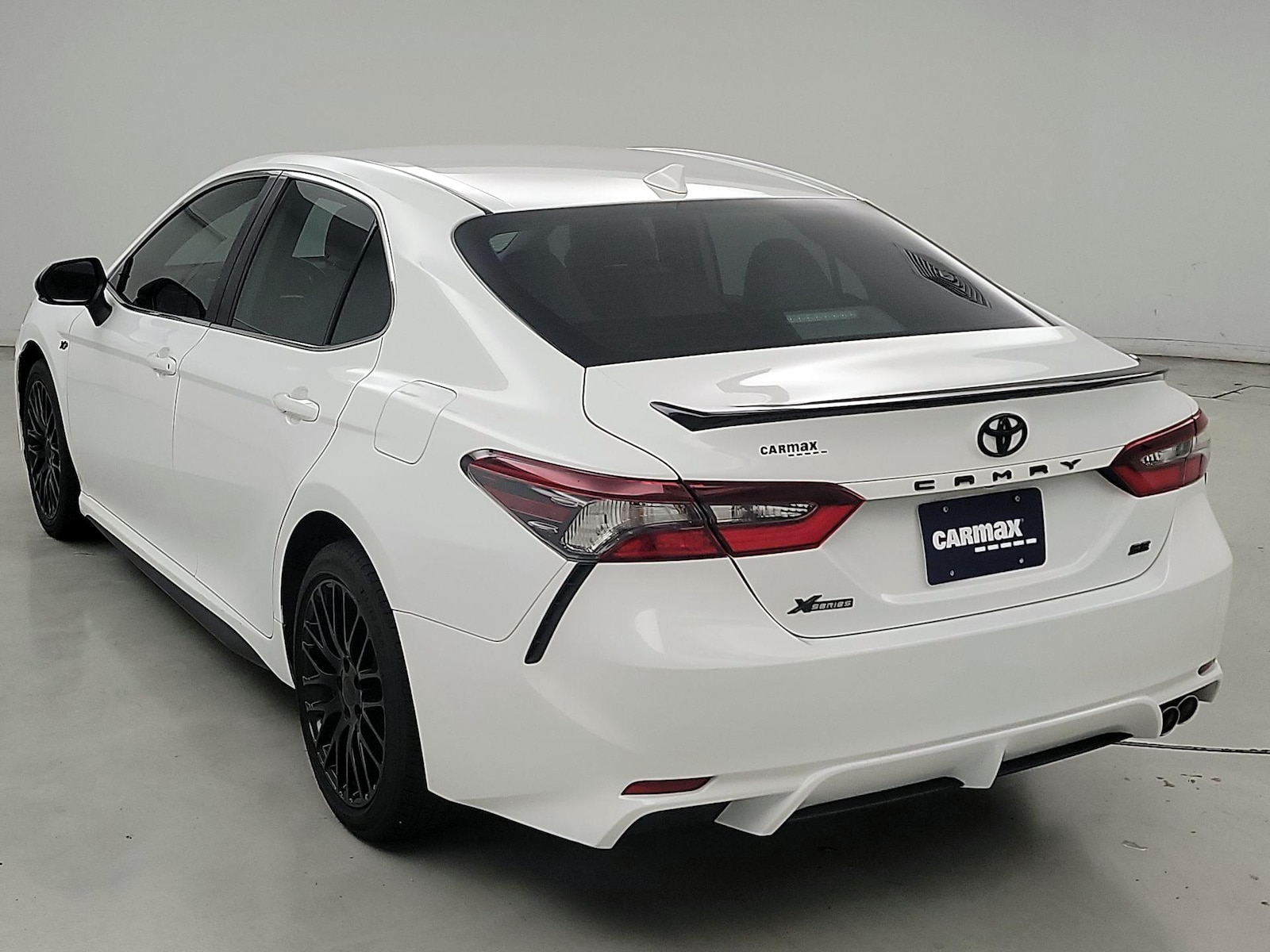 2023 Toyota Camry SE - Photo 8