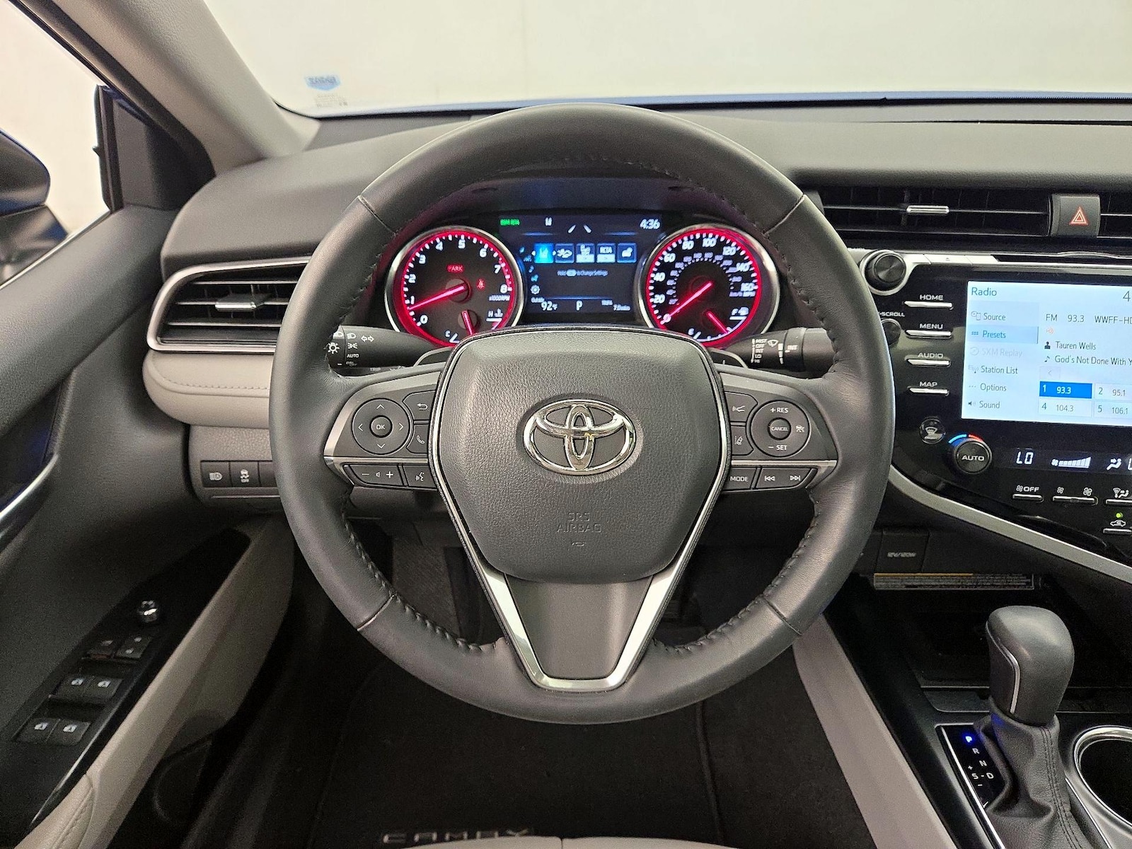 2020 Toyota Camry XSE - Photo 11