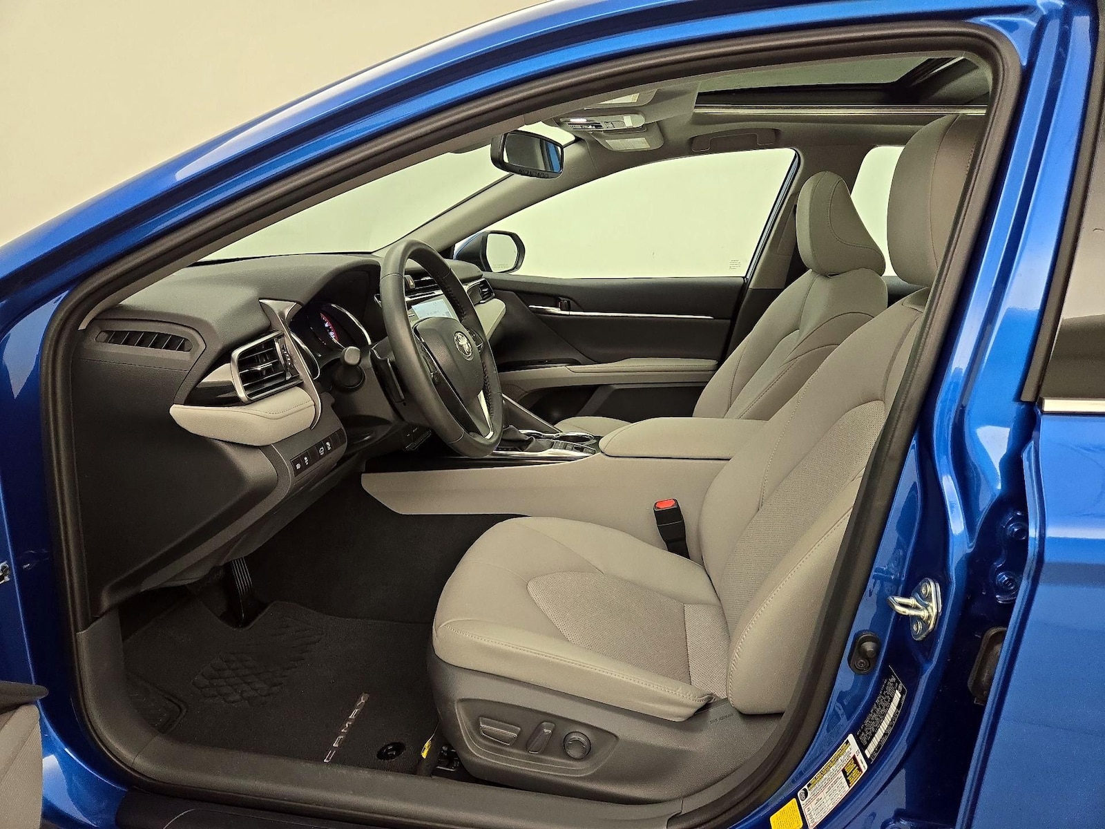 2020 Toyota Camry XSE - Photo 12