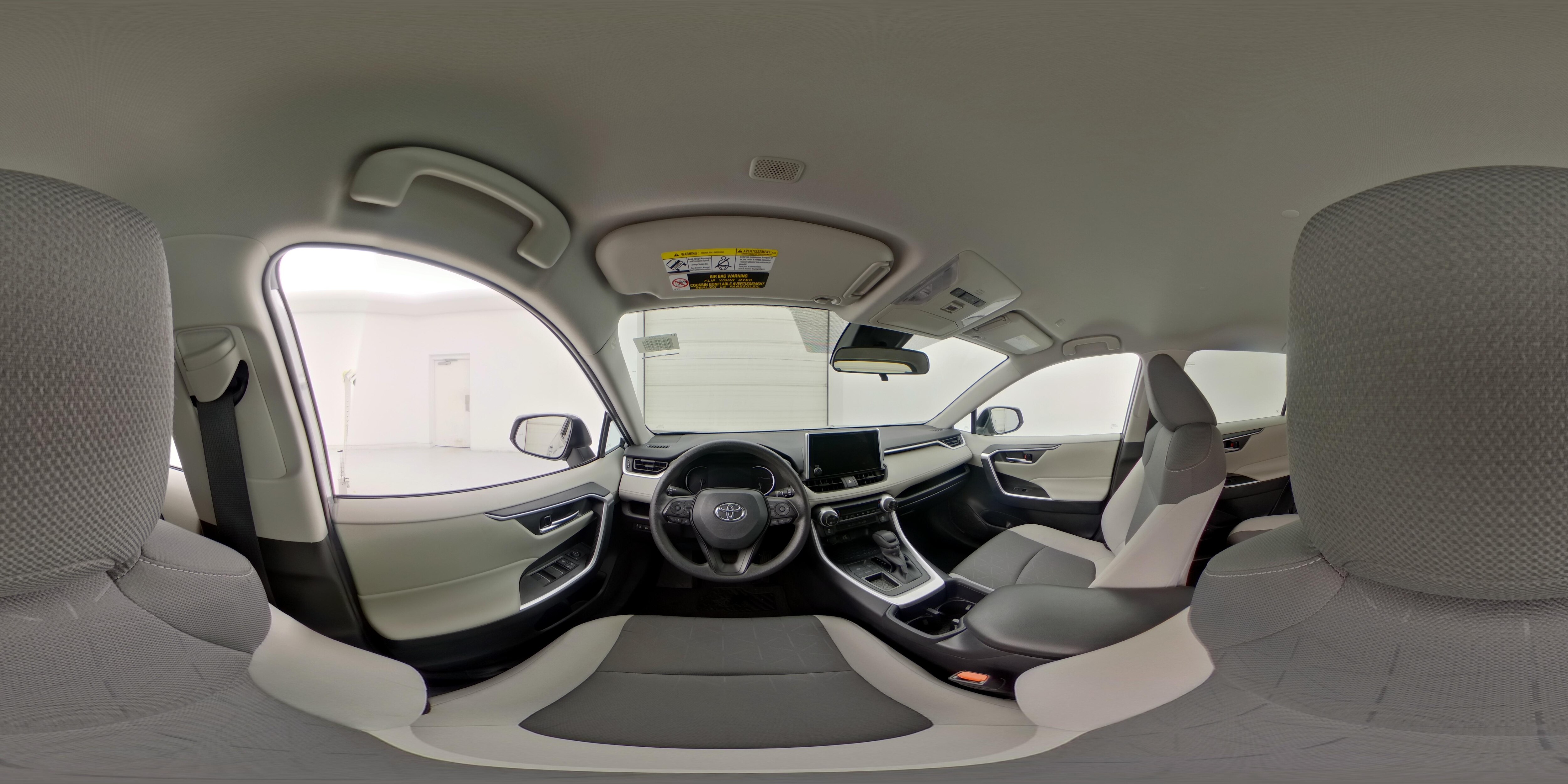 2025 Toyota RAV4 XLE - Photo 26