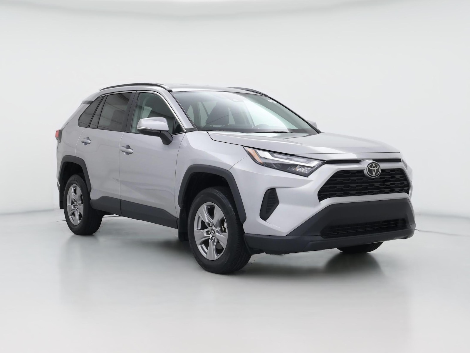 2025 Toyota RAV4 XLE - Photo 1