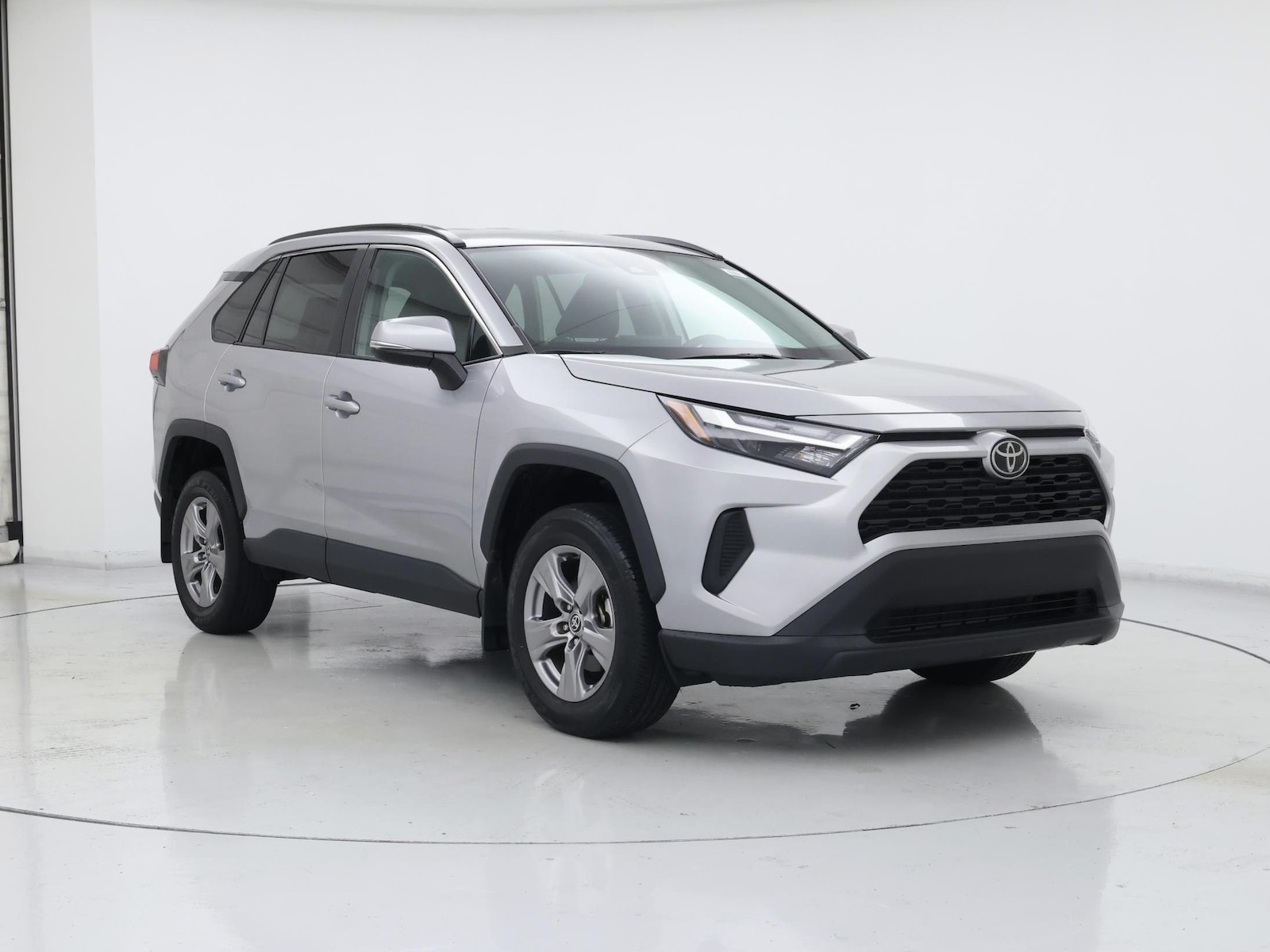 2025 Toyota RAV4 XLE - Photo 2