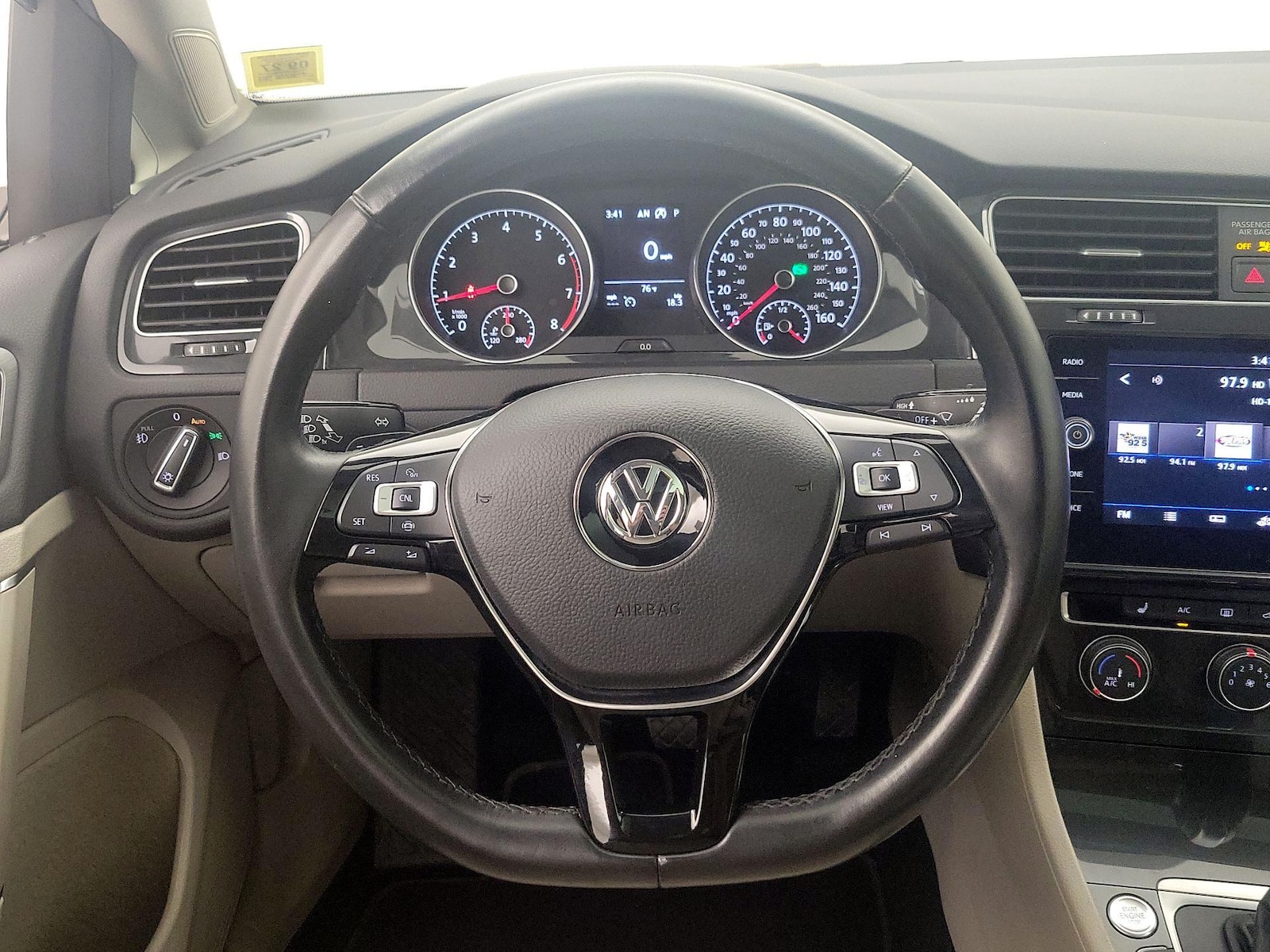 2019 Volkswagen Golf SE - Photo 11