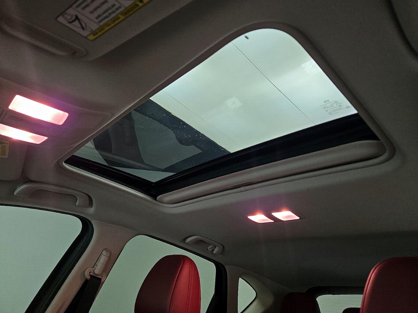 Sunroof(s) & Overhead Airbags