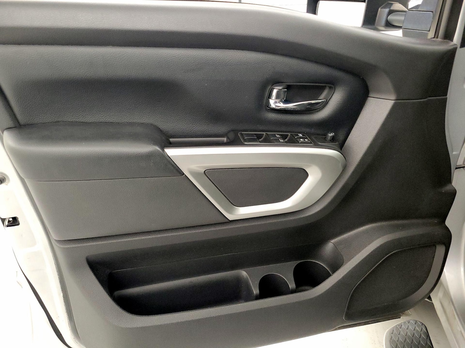 2018 Nissan Titan XD SV - Photo 13
