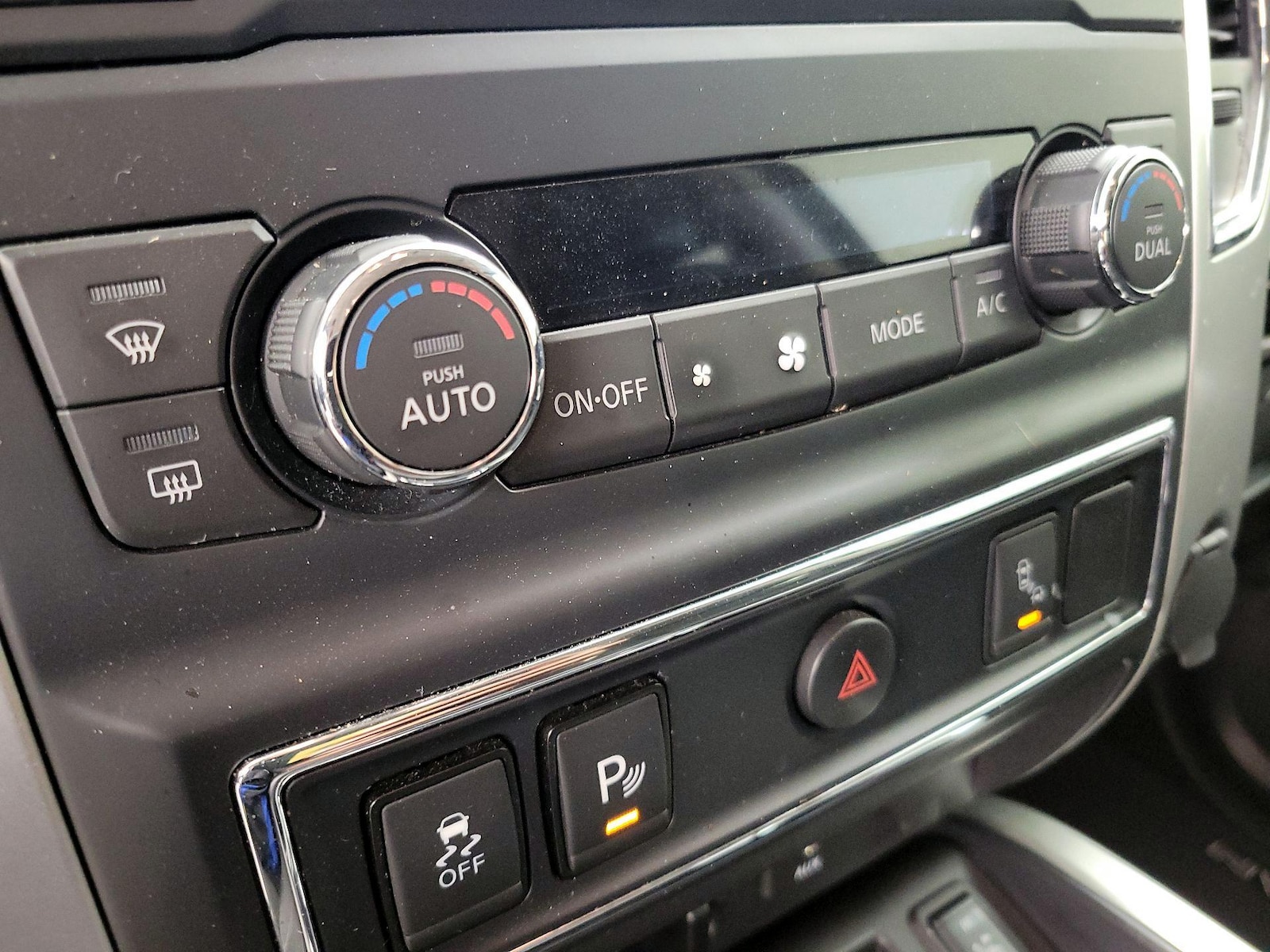 2018 Nissan Titan XD SV - Photo 18