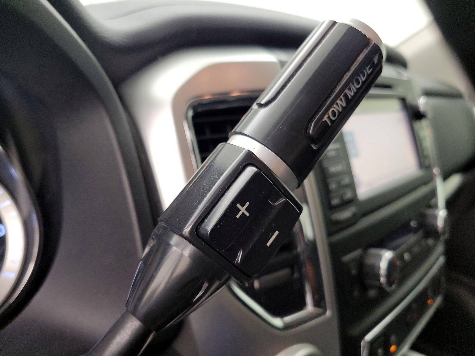 2018 Nissan Titan XD SV - Photo 19