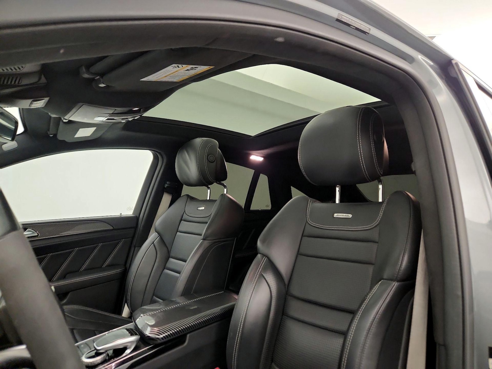 Panoramic Sunroof & Skylight(s)