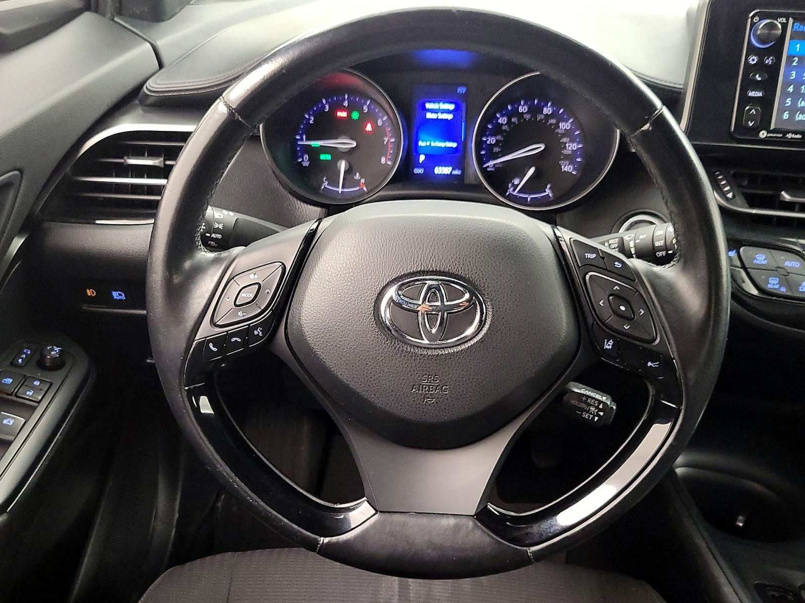 2018 Toyota C-HR XLE Premium - Photo 11