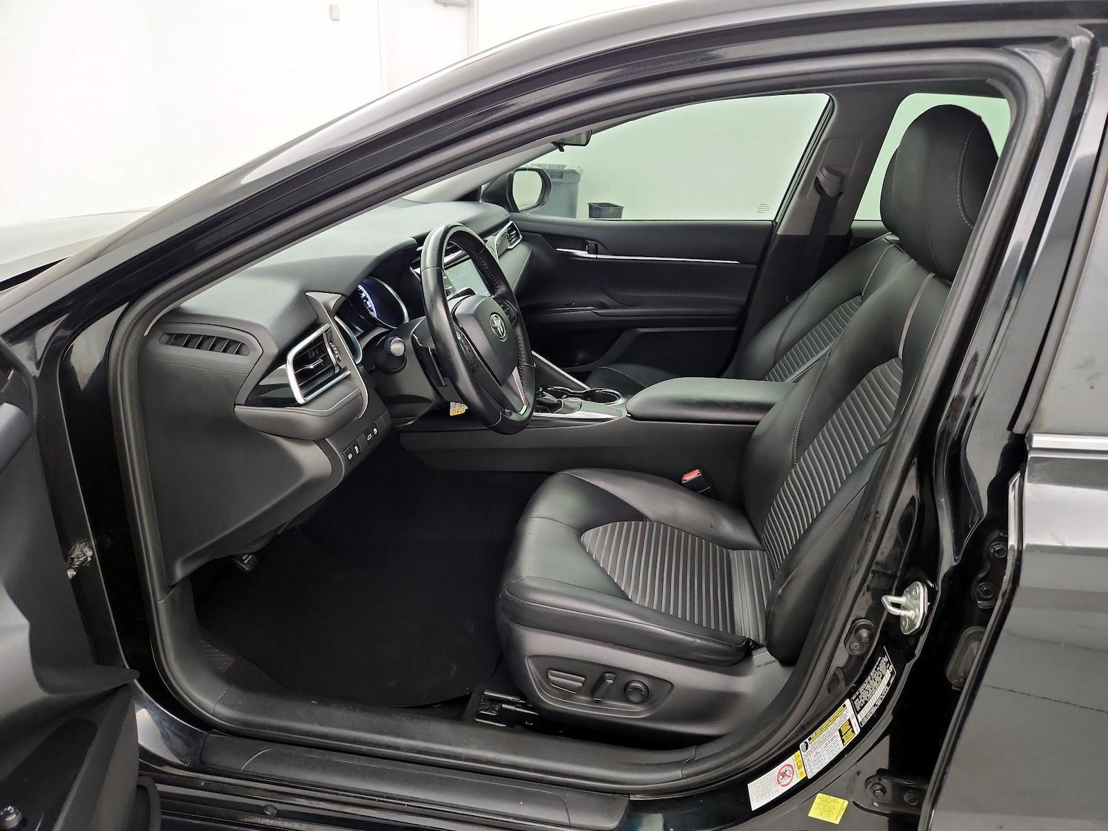 Power Seat(s) & Side Airbags