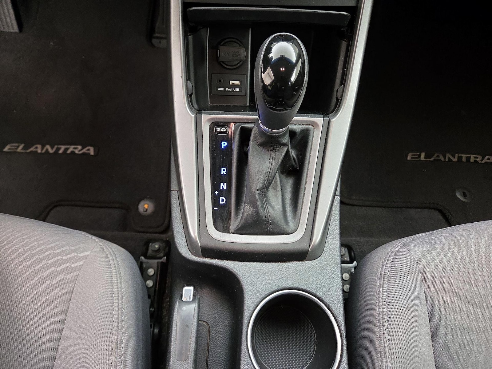 2015 Hyundai Elantra SE - Photo 17