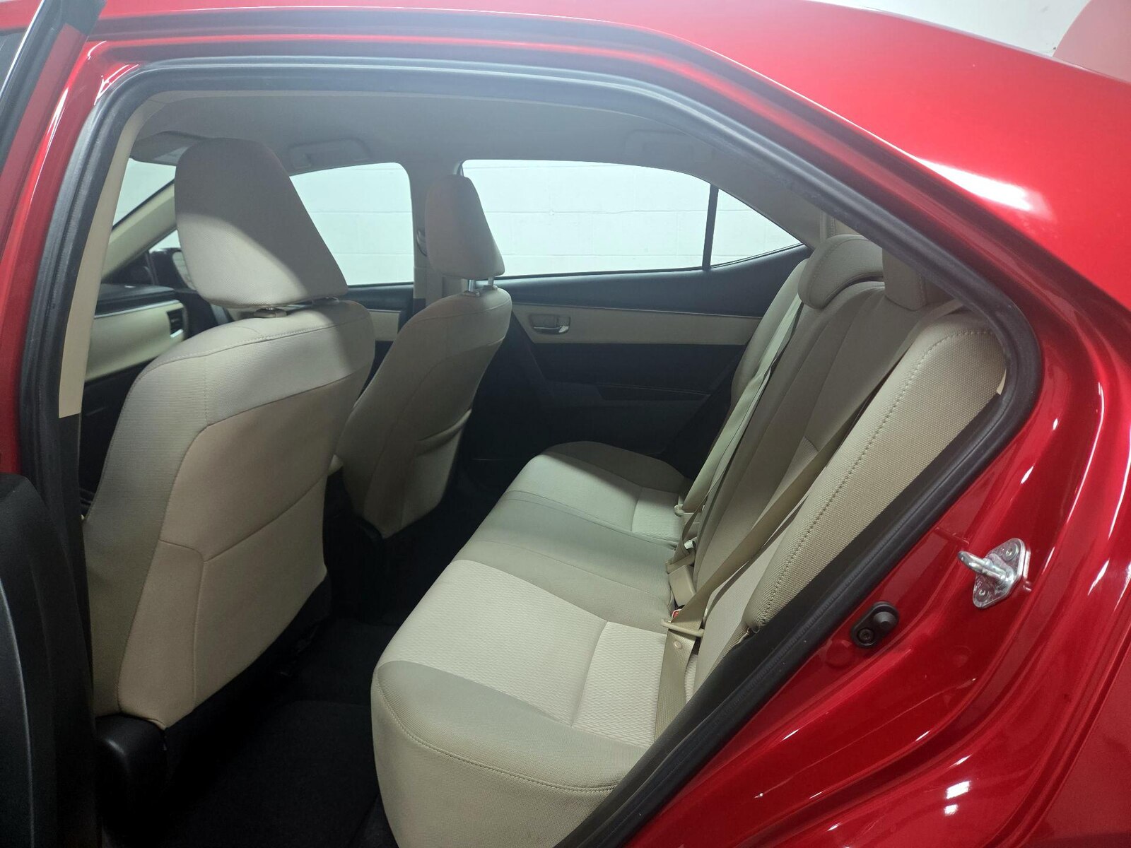 2014 Toyota Corolla LE - Photo 18