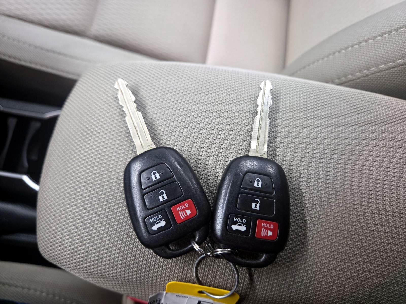 2014 Toyota Corolla LE - Photo 21