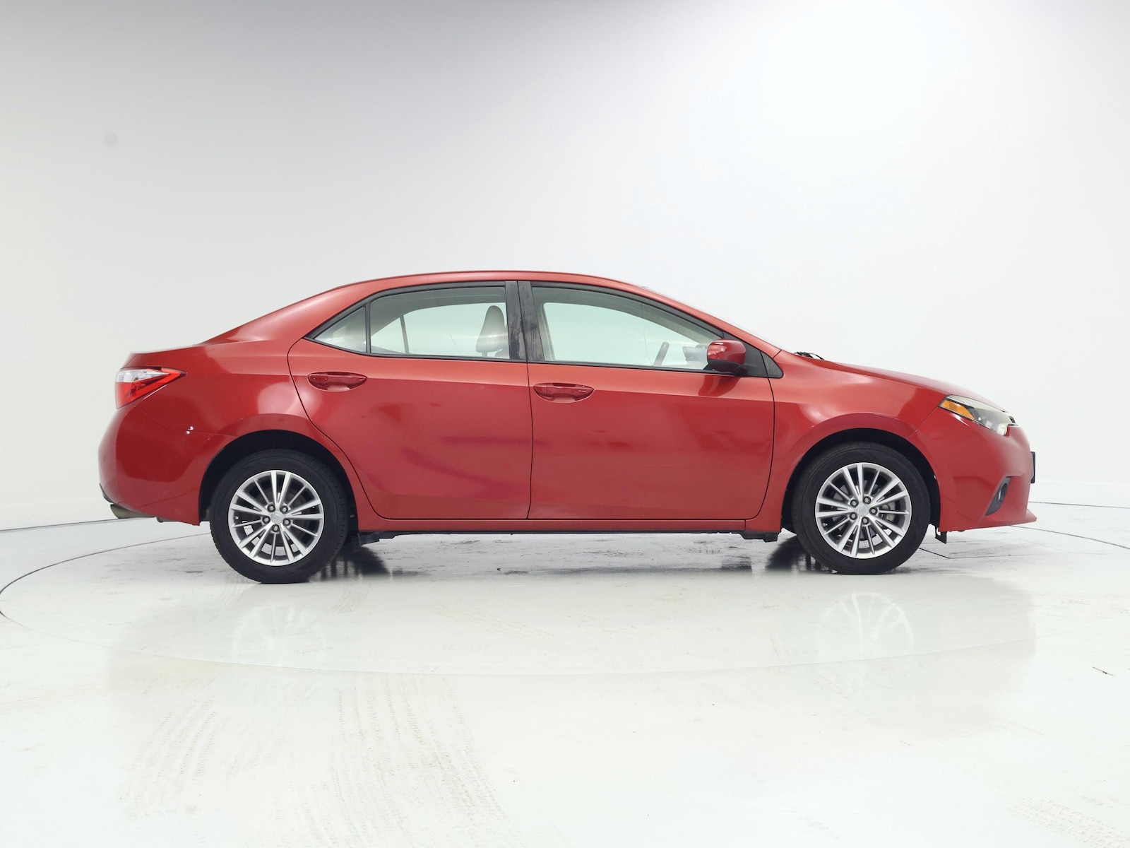 2014 Toyota Corolla LE - Photo 8