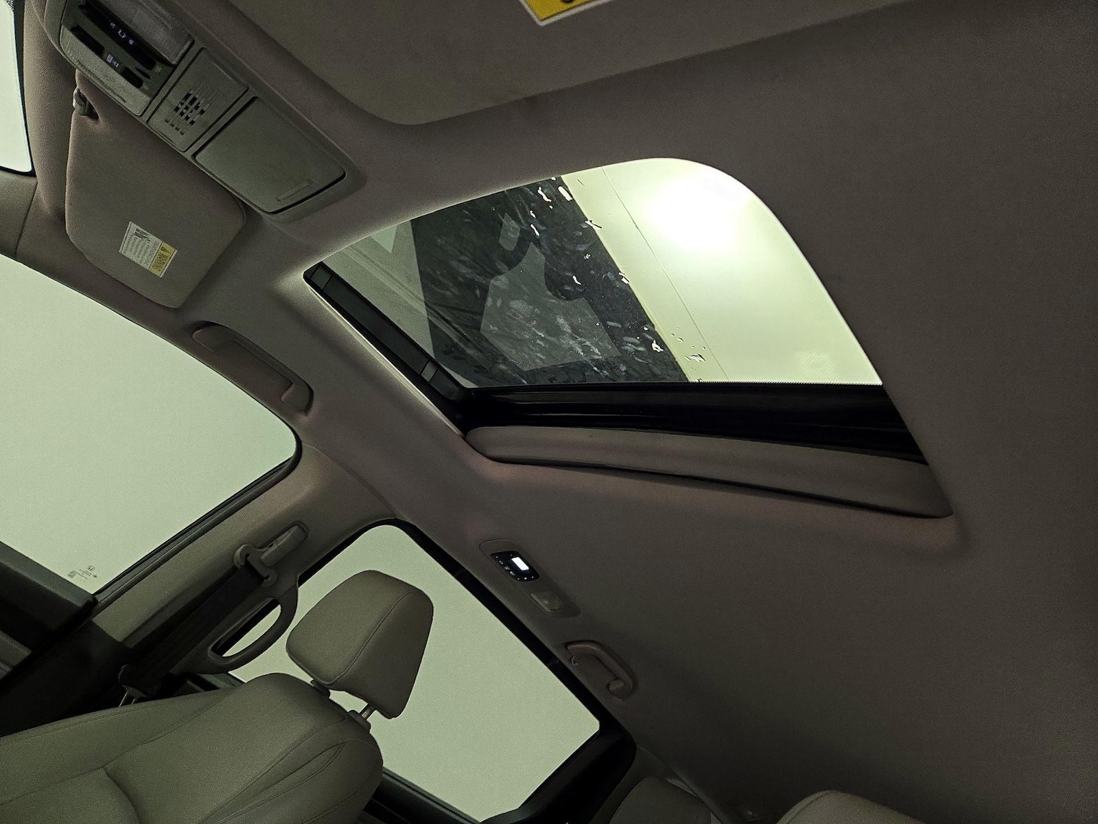 Sunroof(s) & Overhead Airbags