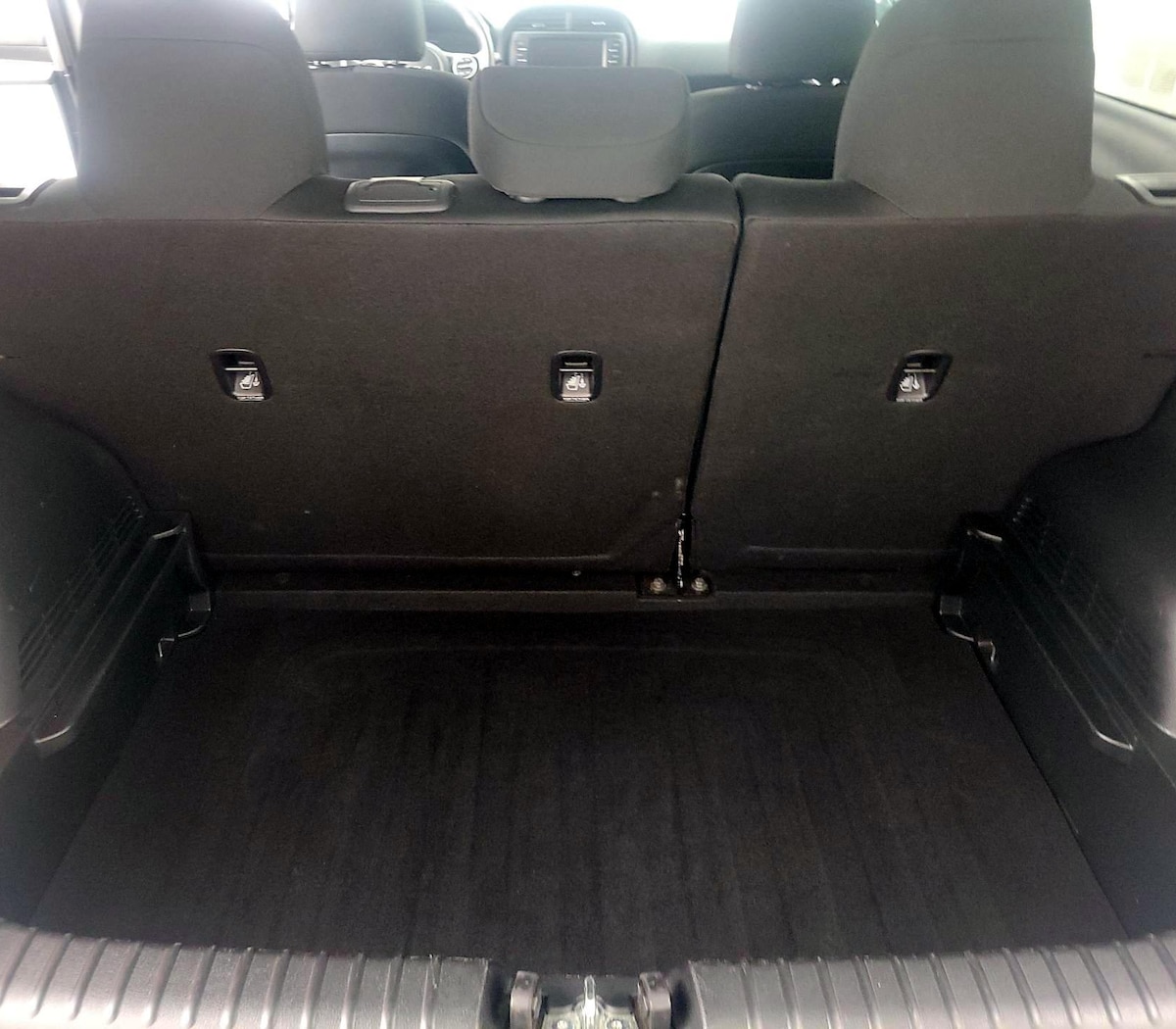 Trunk/Cargo (Seats Up)