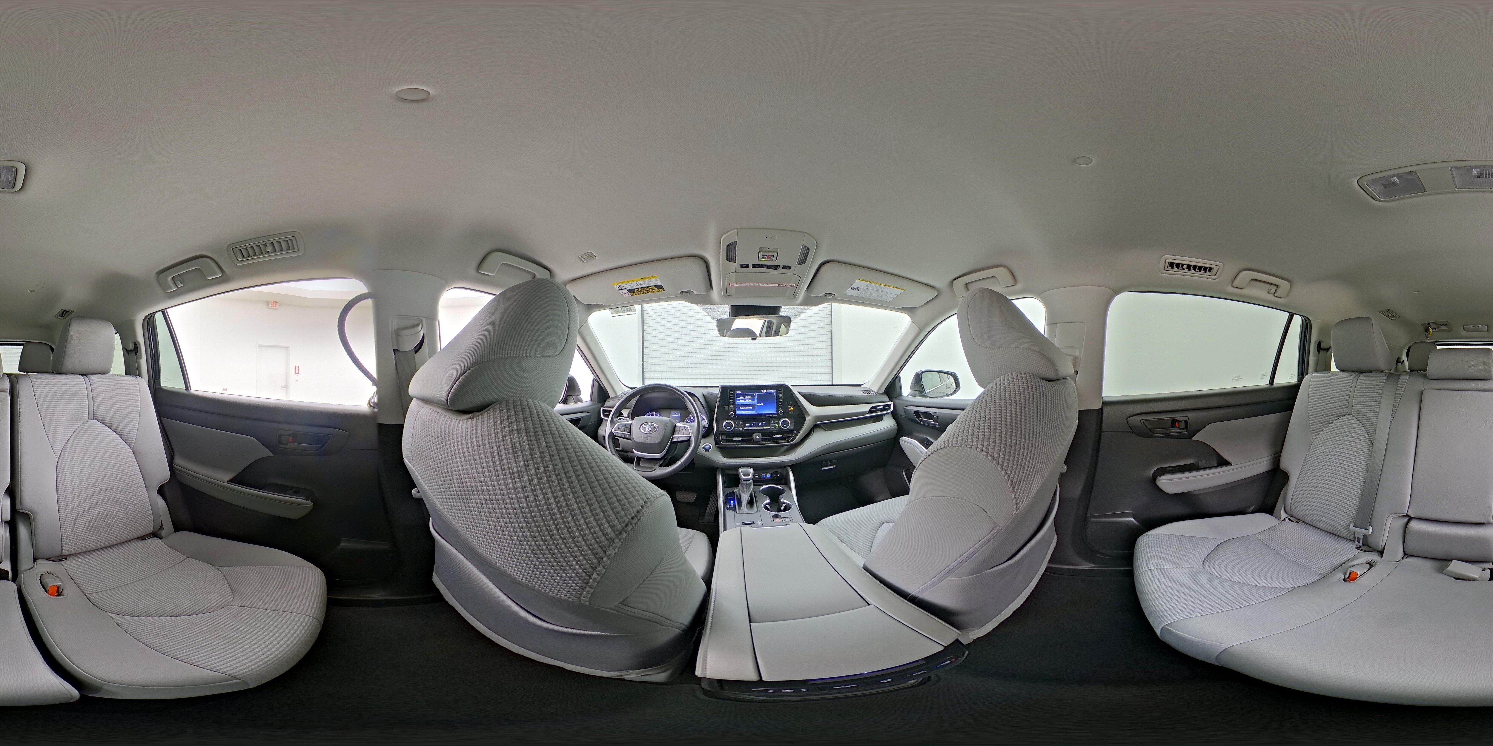 2022 Toyota Highlander LE - Photo 27
