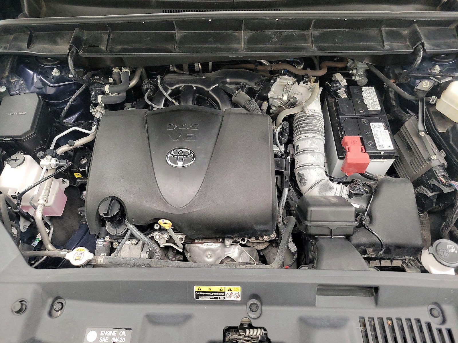 2022 Toyota Highlander LE - Photo 24