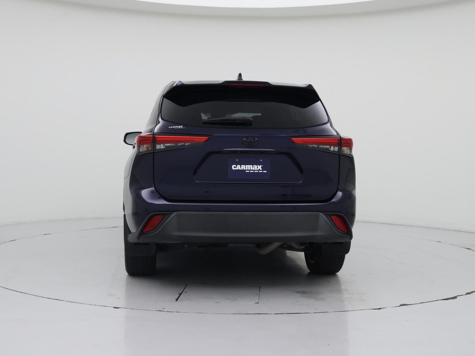 2022 Toyota Highlander LE - Photo 7