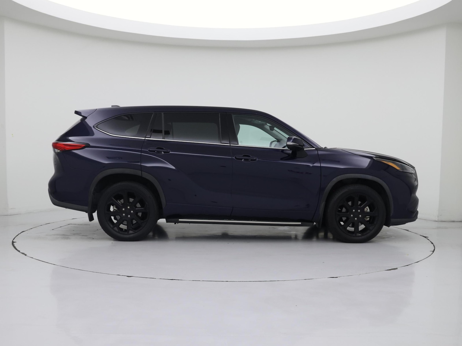 2022 Toyota Highlander LE - Photo 8