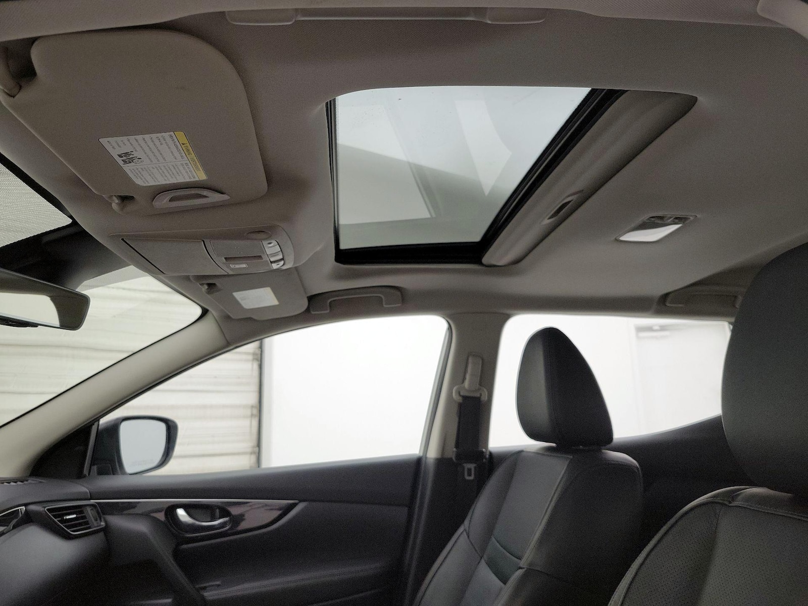 Sunroof(s) & Overhead Airbags