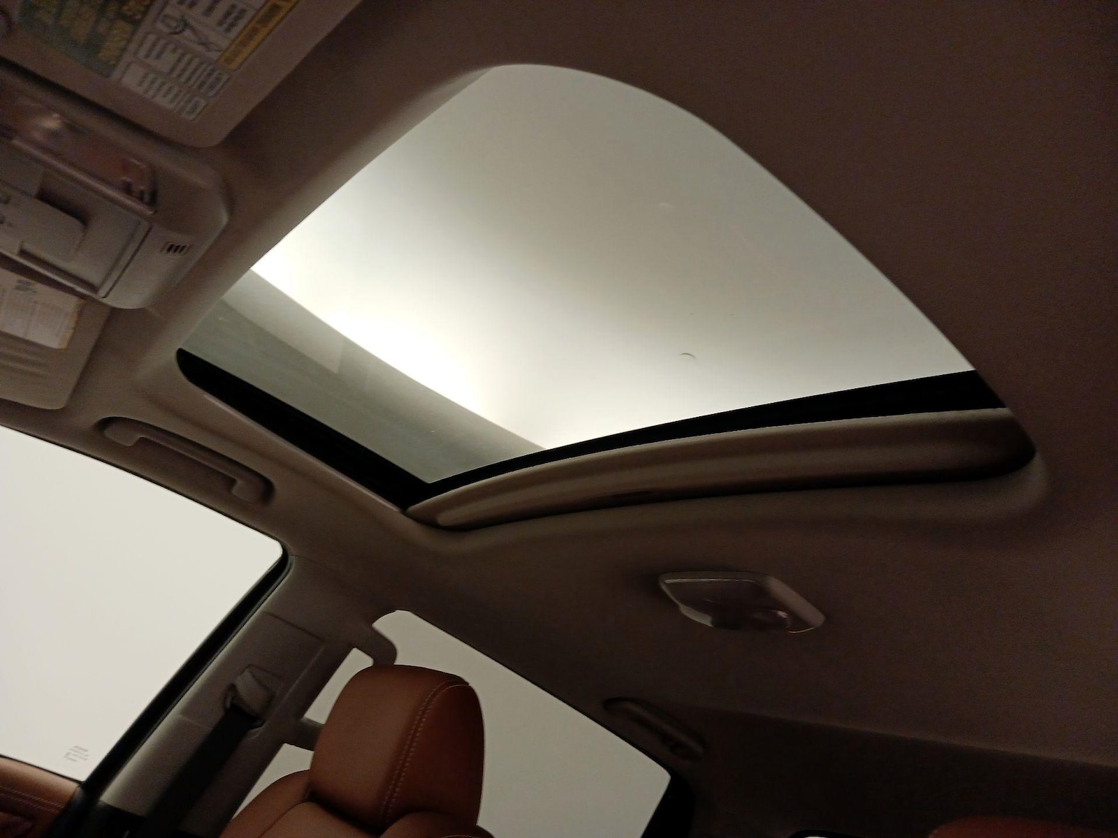 Sunroof(s) & Overhead Airbags