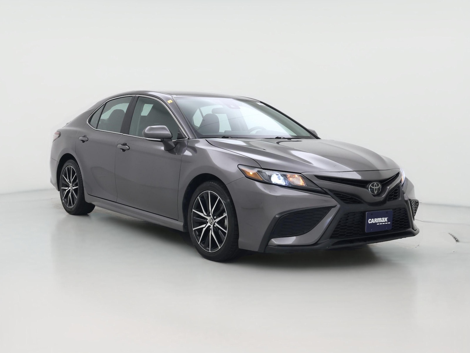 2023 Toyota Camry SE - Photo 1