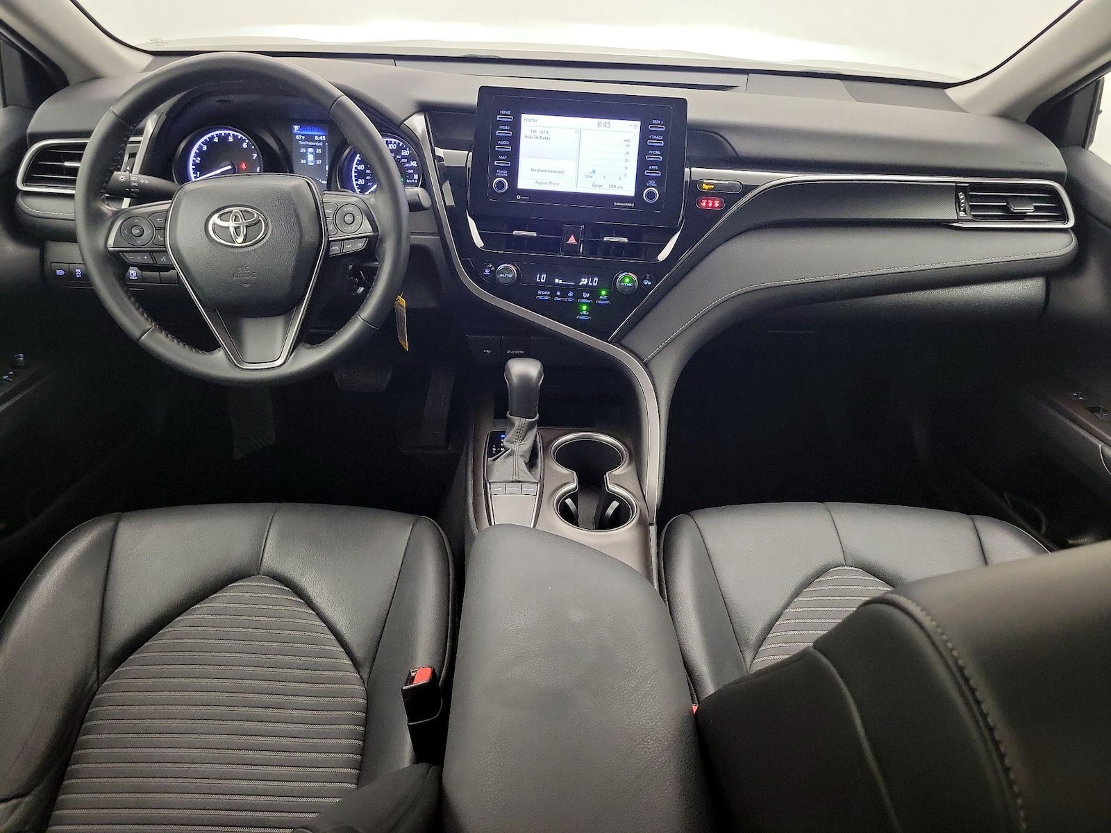 2023 Toyota Camry SE - Photo 10