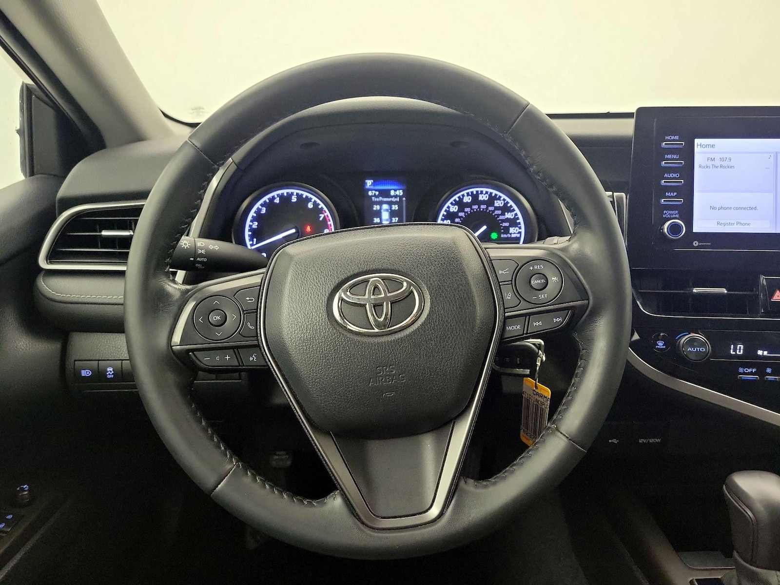 2023 Toyota Camry SE - Photo 11
