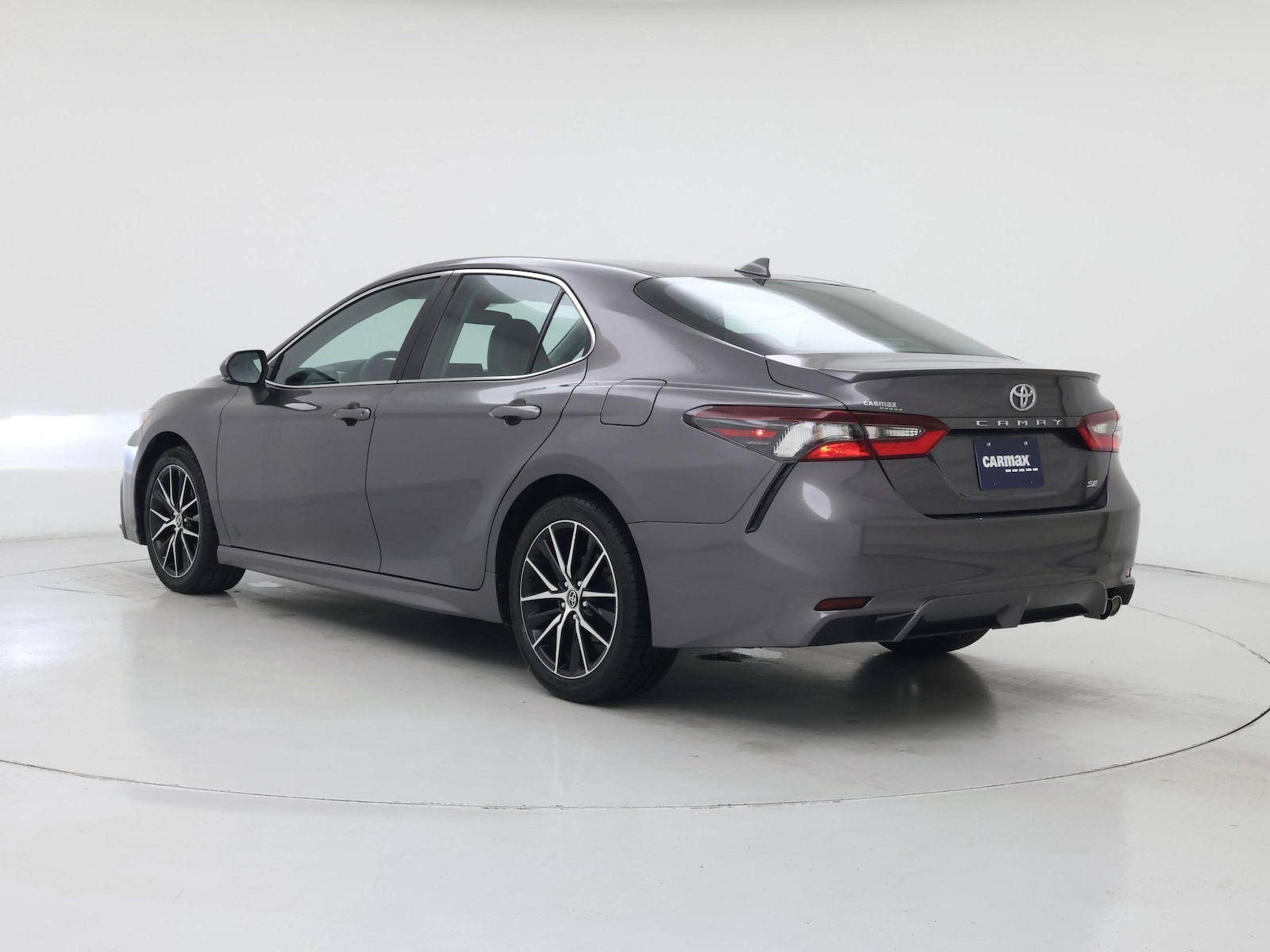 2023 Toyota Camry SE - Photo 3
