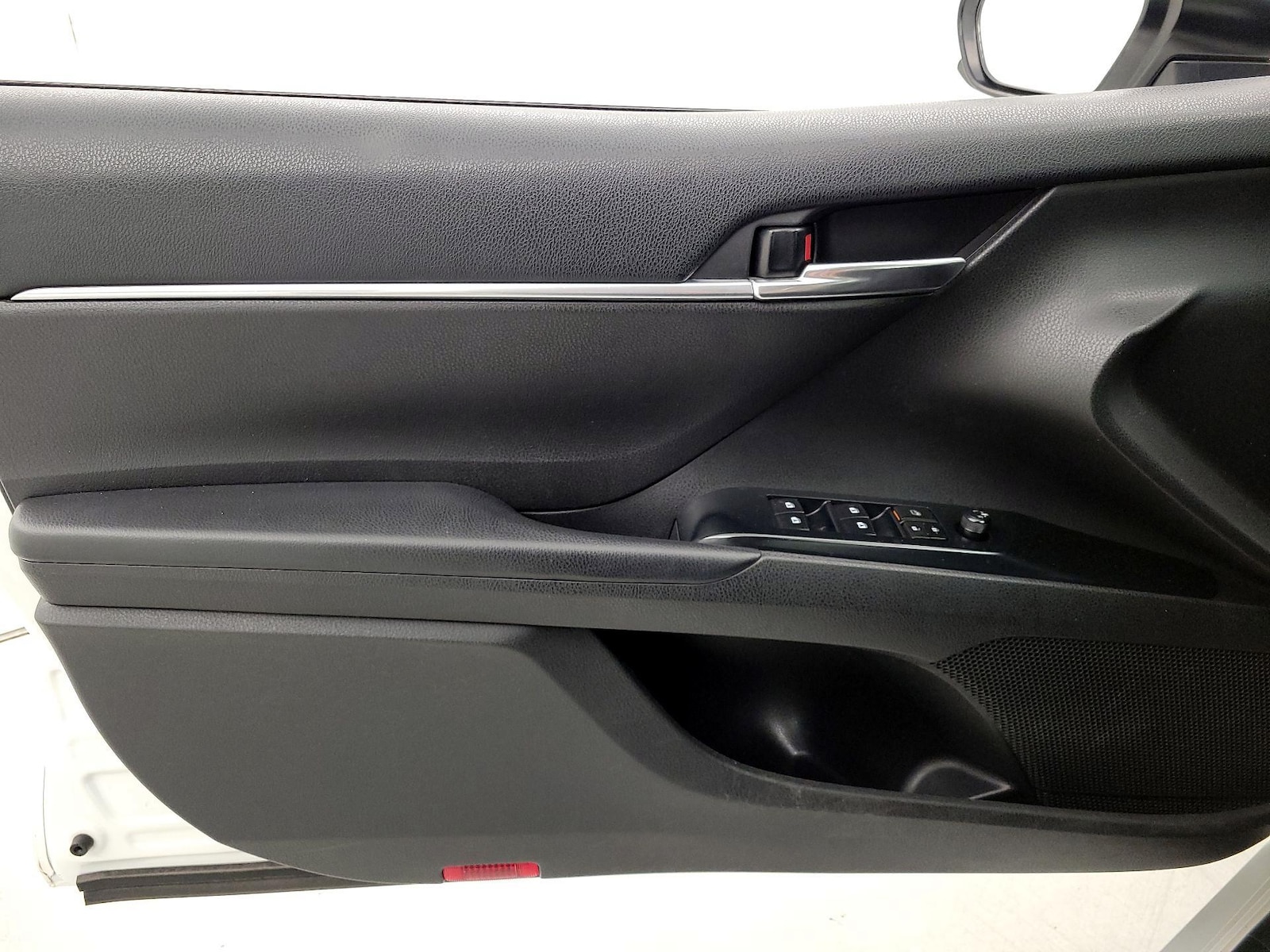 2020 Toyota Camry LE - Photo 13