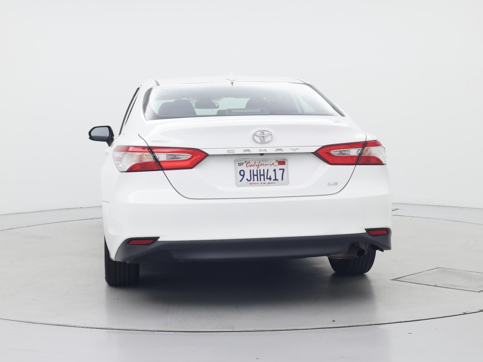 2020 Toyota Camry LE - Photo 7