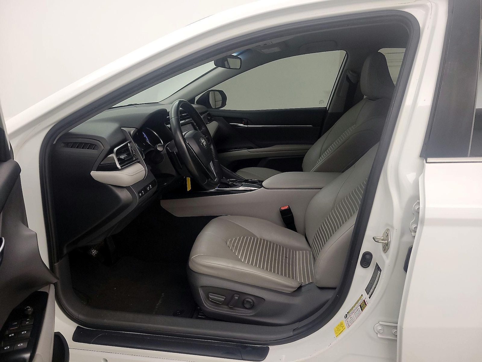 Power Seat(s) & Side Airbags