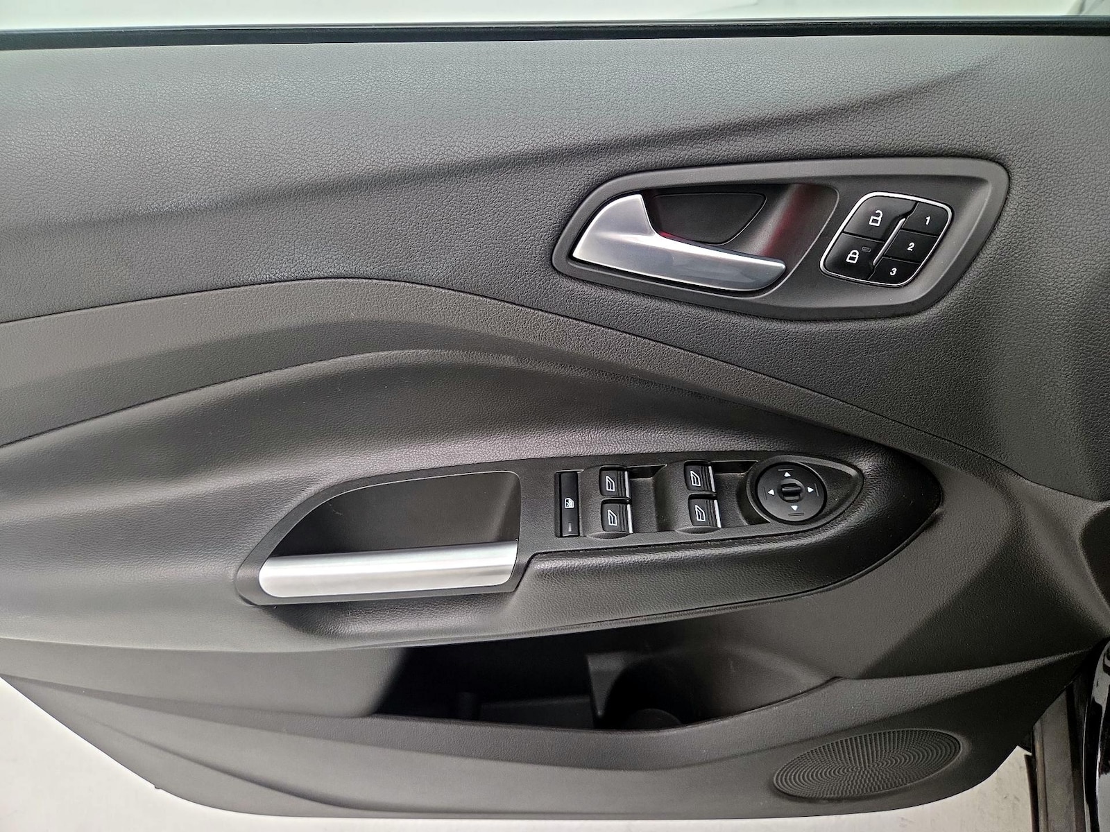 2017 Ford Escape Titanium - Photo 13