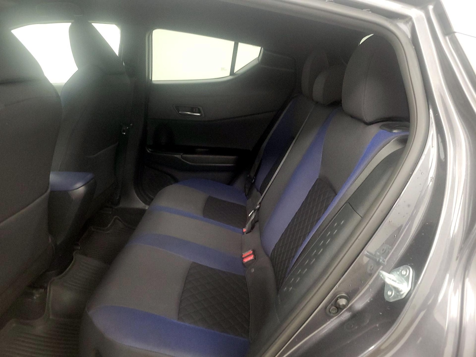 2021 Toyota C-HR XLE - Photo 20