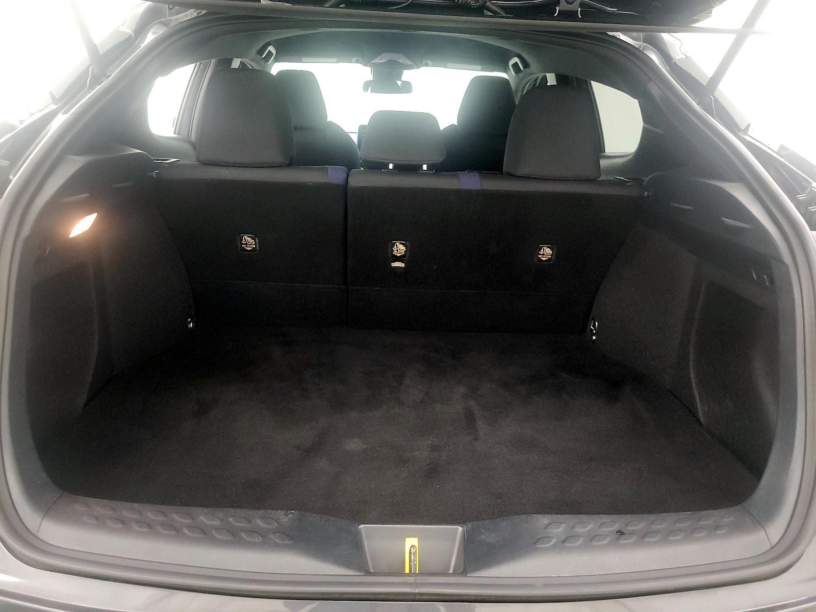 2021 Toyota C-HR XLE - Photo 21