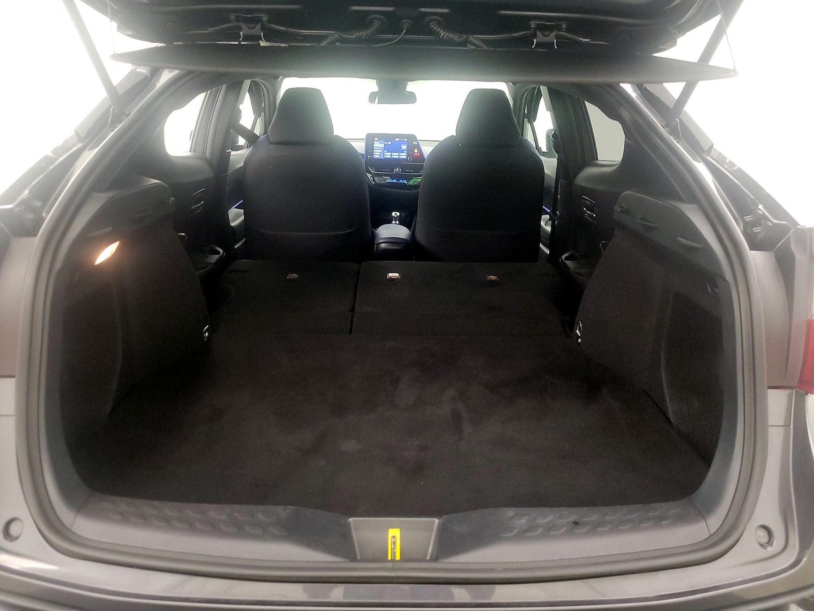 2021 Toyota C-HR XLE - Photo 22