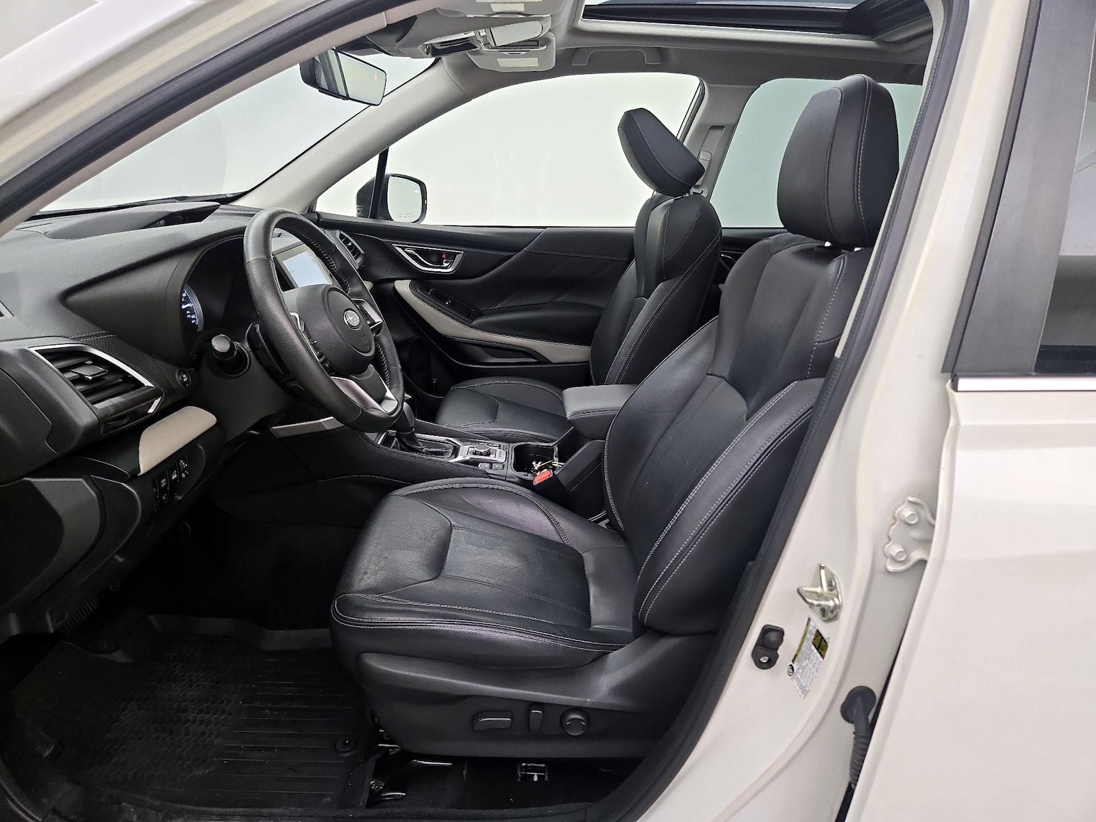 2022 Subaru Forester Limited - Photo 12