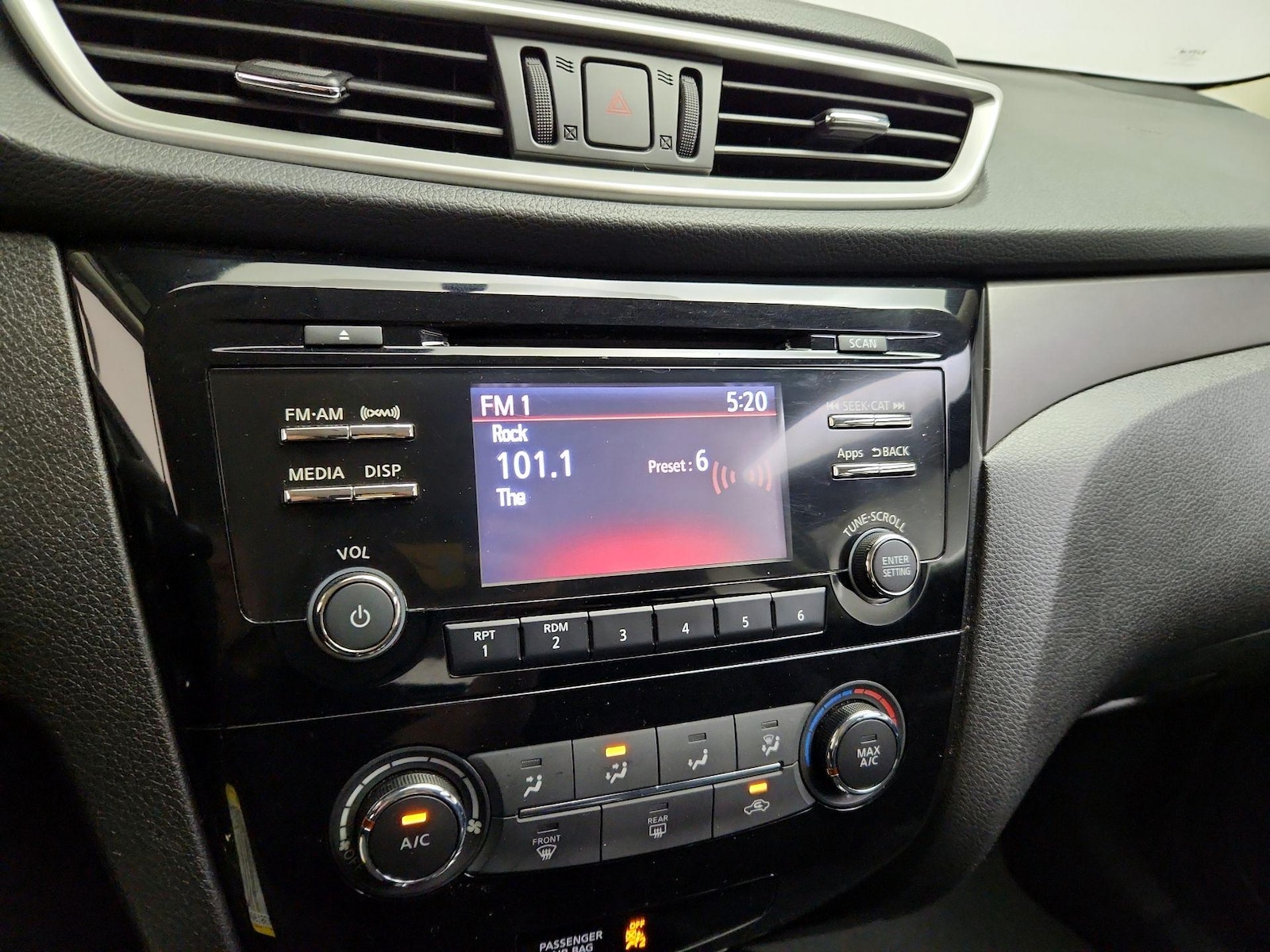 2016 Nissan Rogue S - Photo 16