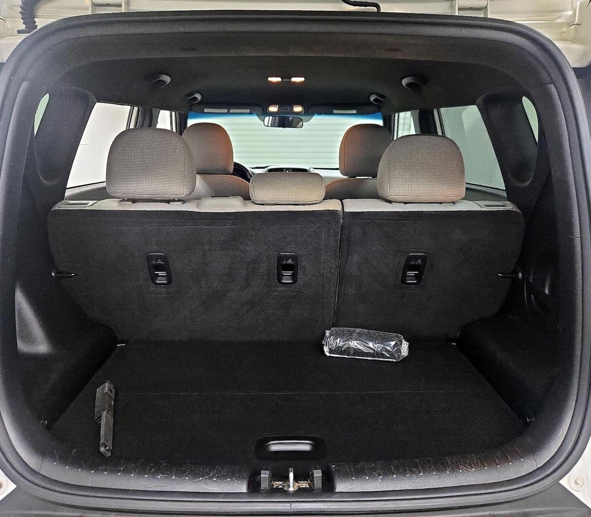 Trunk/Cargo (Seats Up)