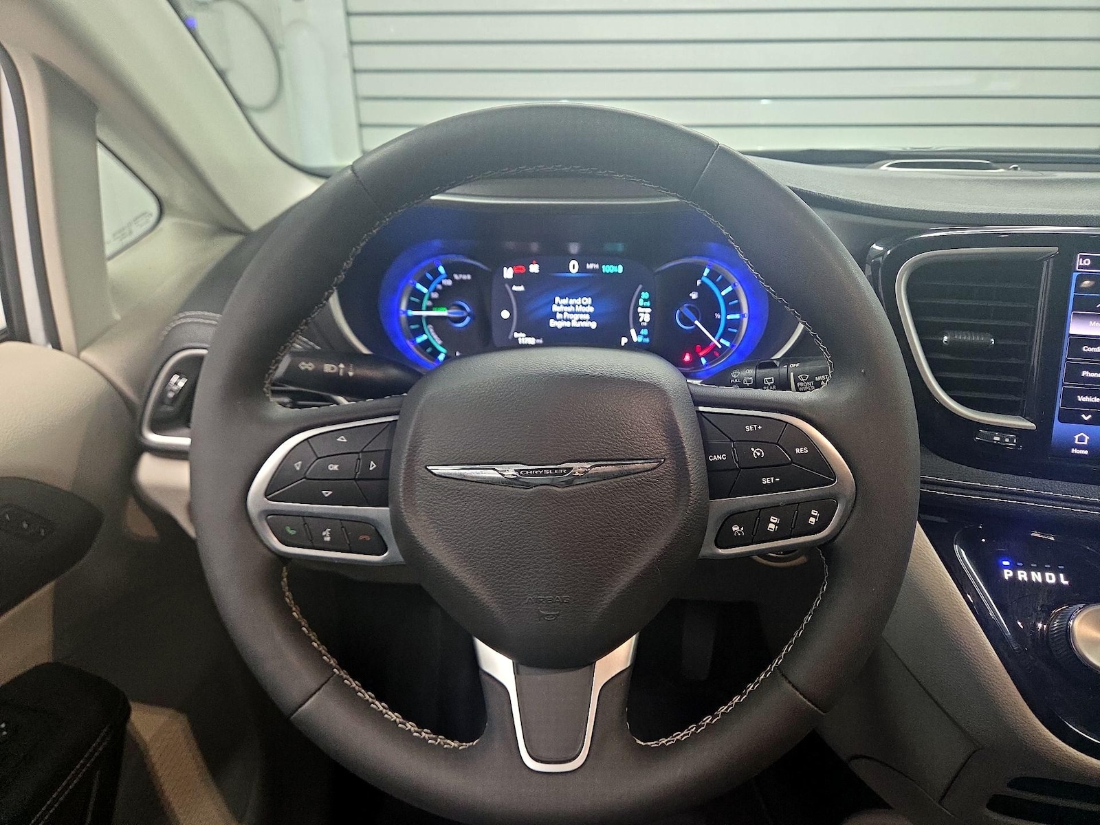 2022 Chrysler Pacifica Hybrid Touring L - Photo 11