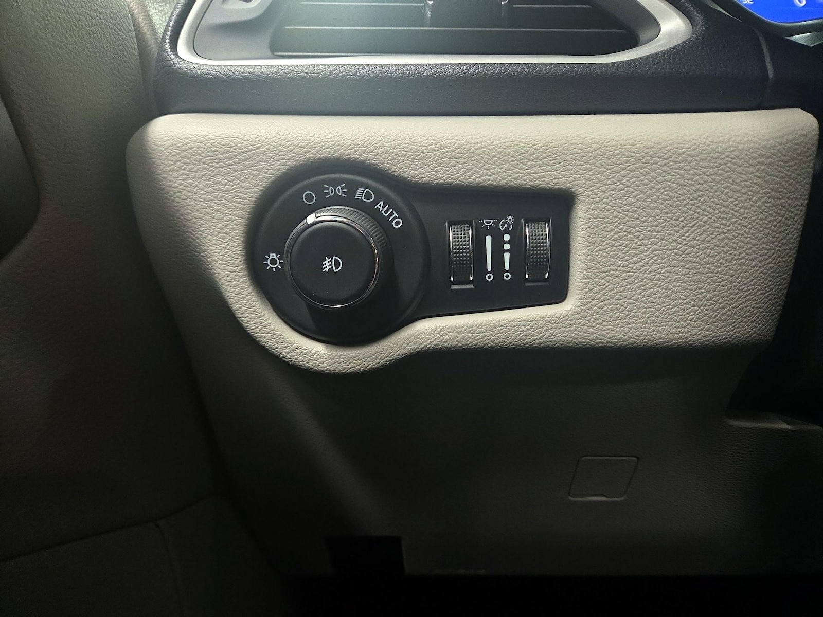 2022 Chrysler Pacifica Hybrid Touring L - Photo 14